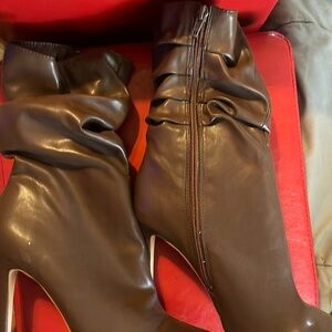 Olivia brown ruched boots